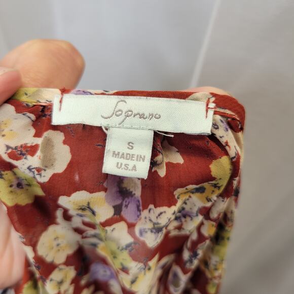 Soprano Floral Sheer Top with 3/4 Sleeves and Peplum, S - Picture 10 of 10